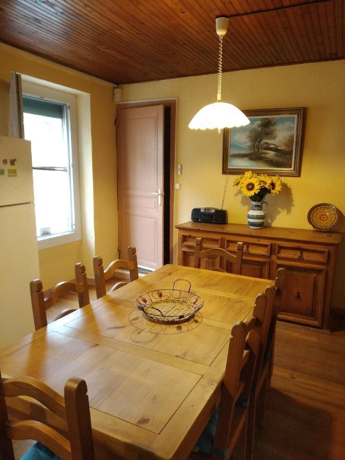 Maison Familiale Centenaire De Vigneron Montescot Екстериор снимка