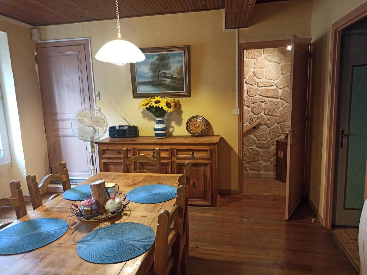Maison Familiale Centenaire De Vigneron Montescot Екстериор снимка