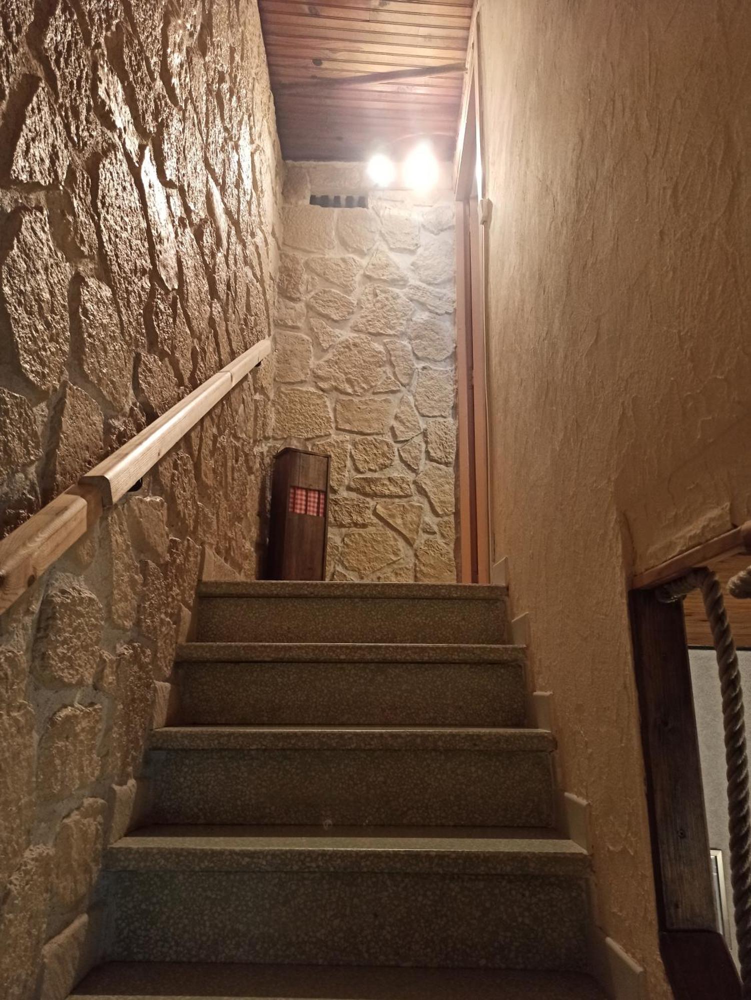 Maison Familiale Centenaire De Vigneron Montescot Екстериор снимка